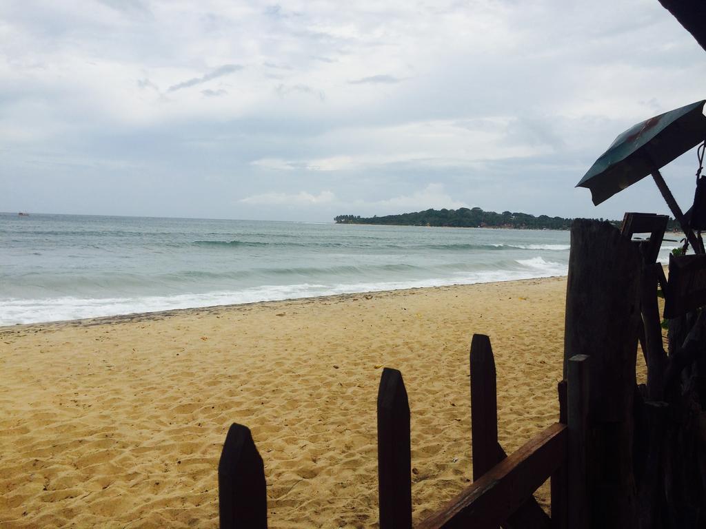 Beach Hut Arugam Bay Bagian luar foto
