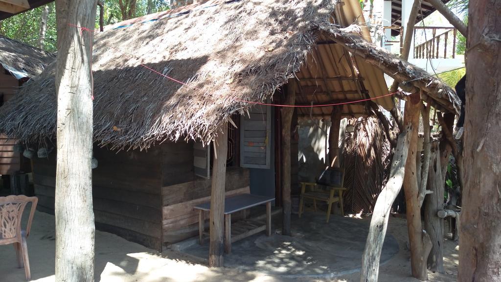 Beach Hut Arugam Bay Bagian luar foto