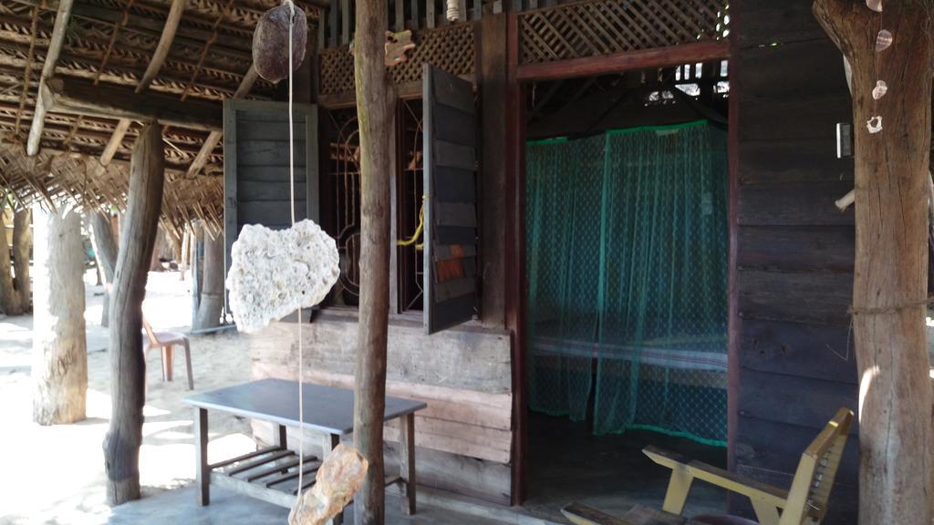 Beach Hut Arugam Bay Bagian luar foto