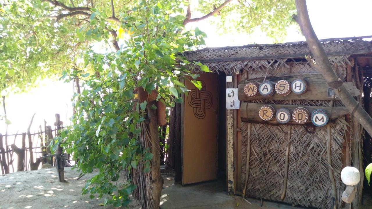 Beach Hut Arugam Bay Bagian luar foto