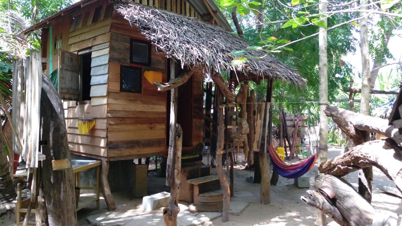 Beach Hut Arugam Bay Bagian luar foto